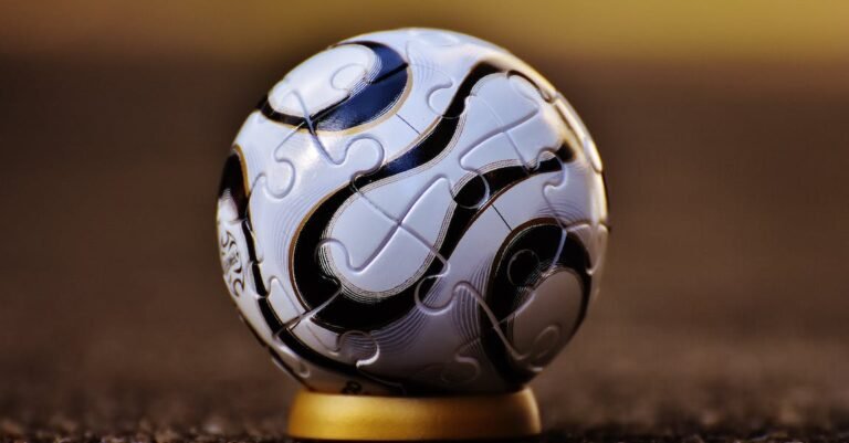 Want To Play Soccer Like The Pros? Check Out These Tips!